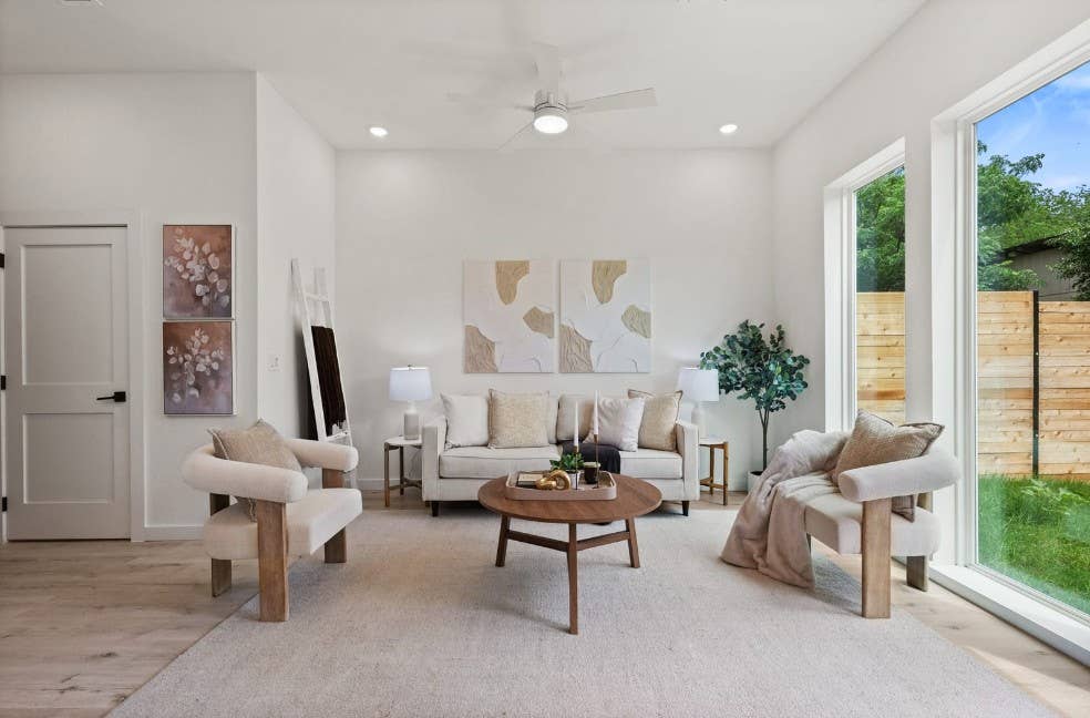 2 BR in Austin