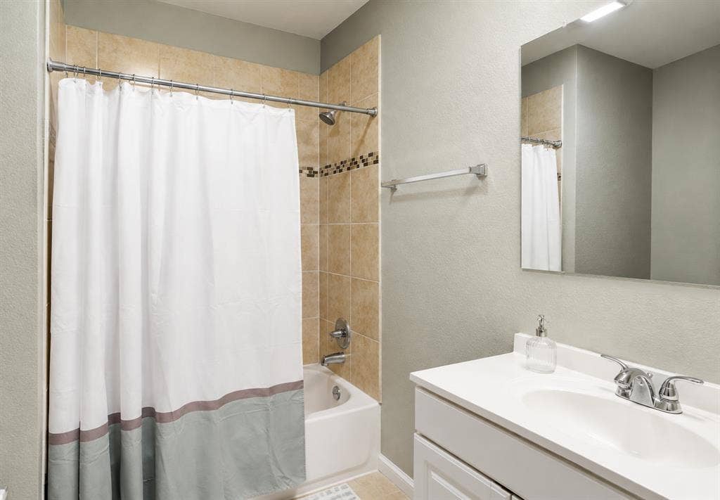 4BR Shared Home Near TTU