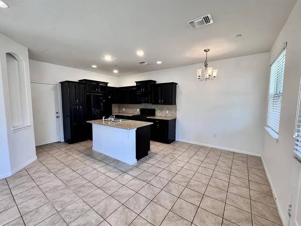 3 BR in Round Rock