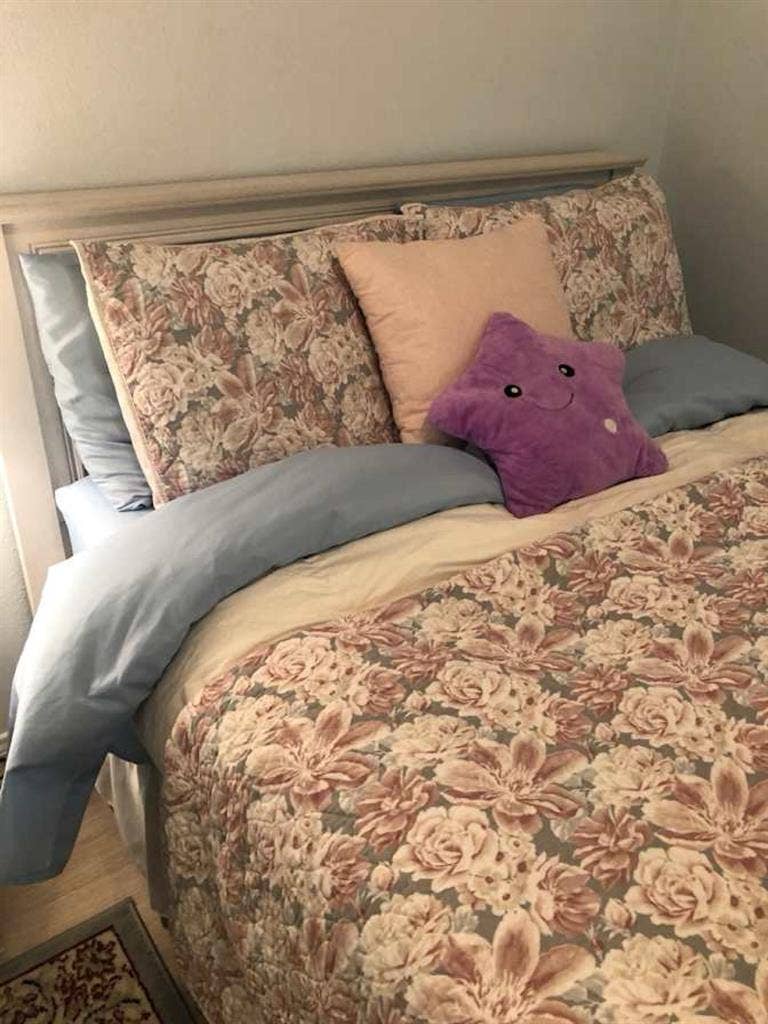 Cozy furnished room