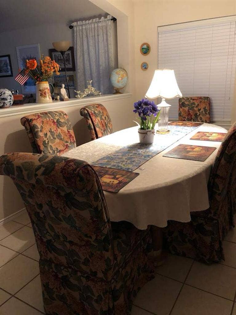 Cozy furnished room