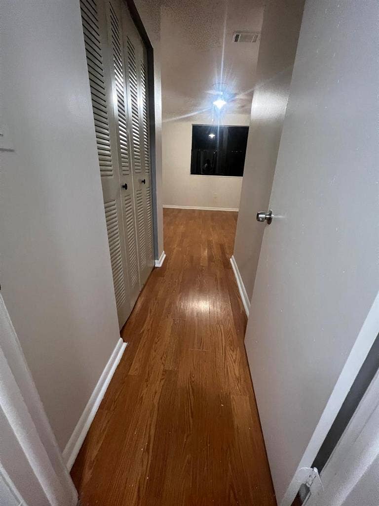 Spacious Townhome 88th & 136