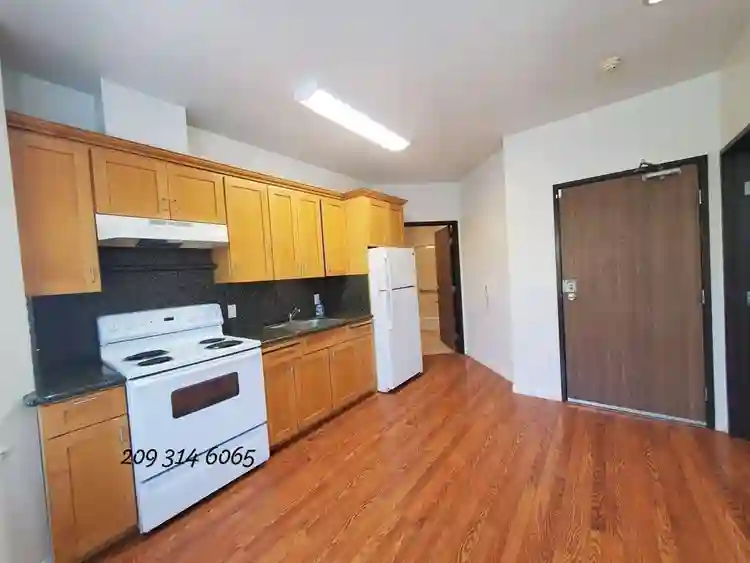 Welcome to 805 Rutland Avenue
