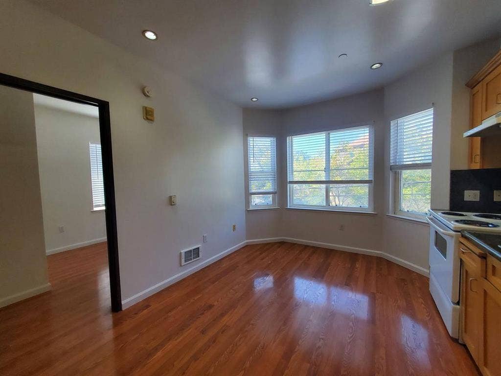 Welcome to 805 Rutland Avenue