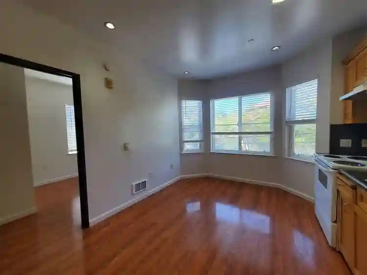 Welcome to 805 Rutland Avenue
