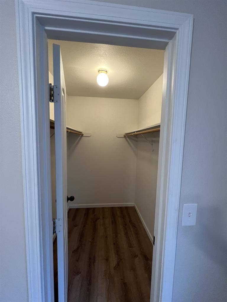 Clean & Cozy Room (Drama Free!)