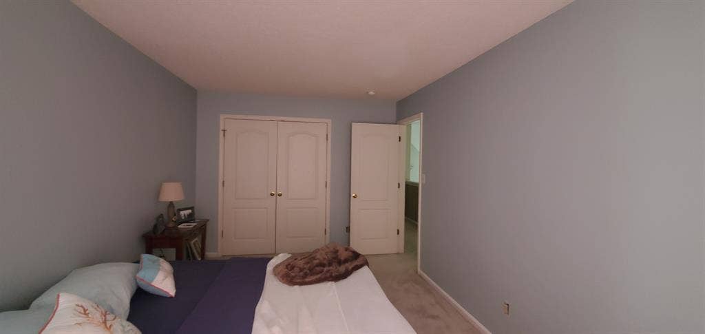 Private room & Small-town vibes