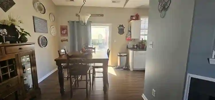 Private room & Small-town vibes