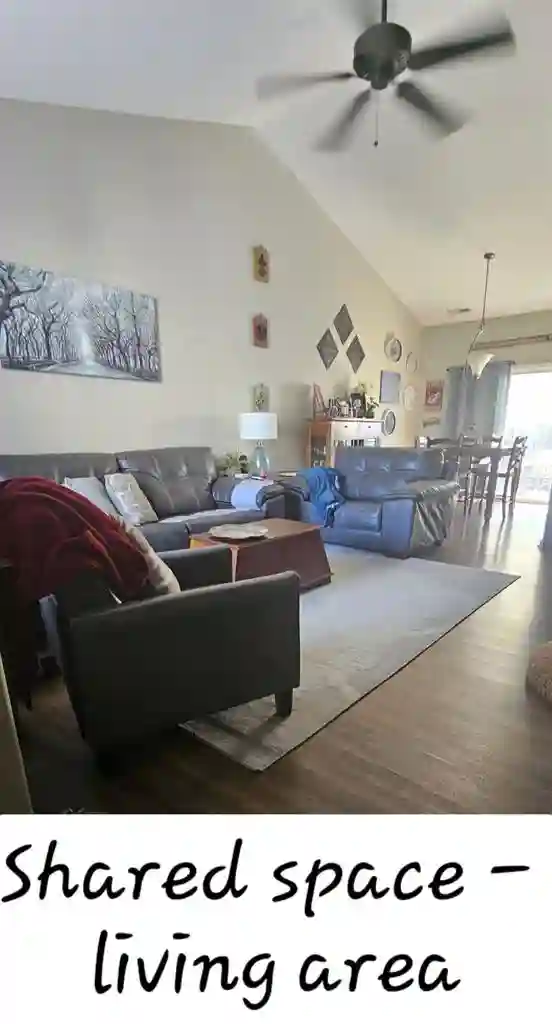 Private room & Small-town vibes
