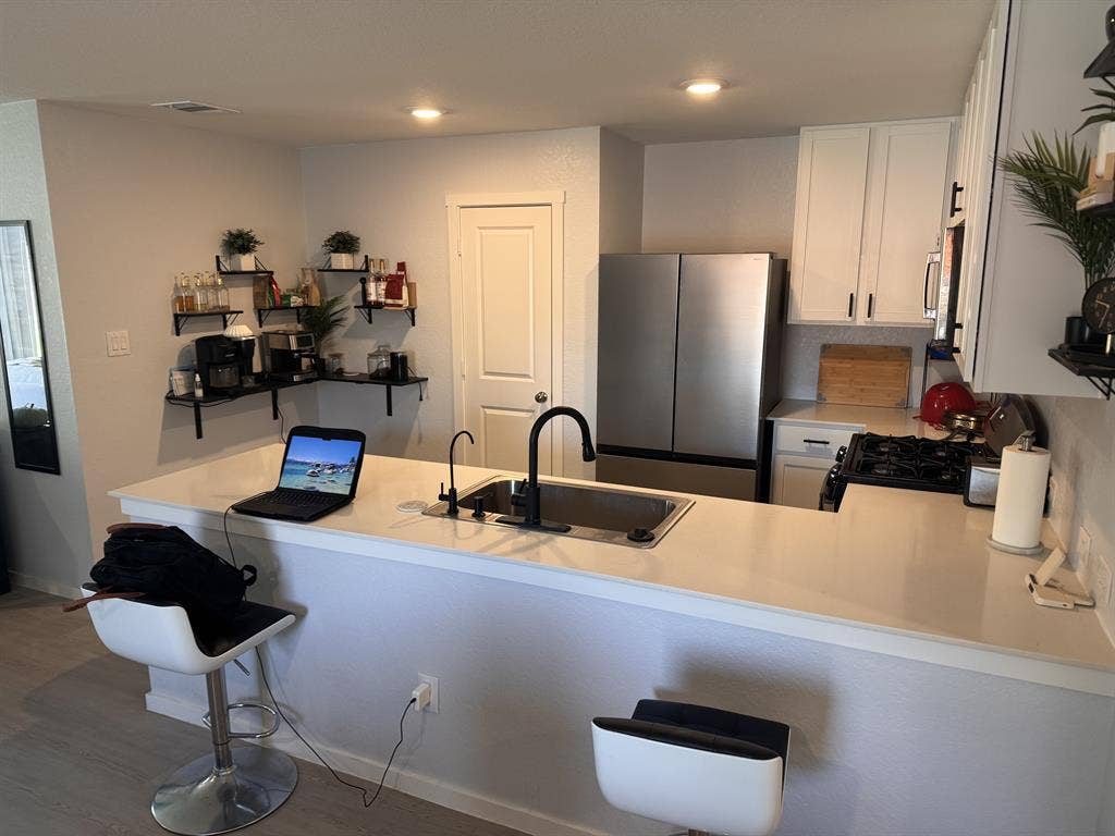 Private Room + Bathroom Access
