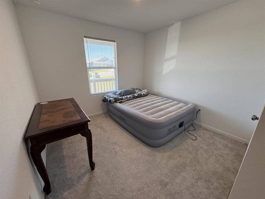 Private Room + Bathroom Access
