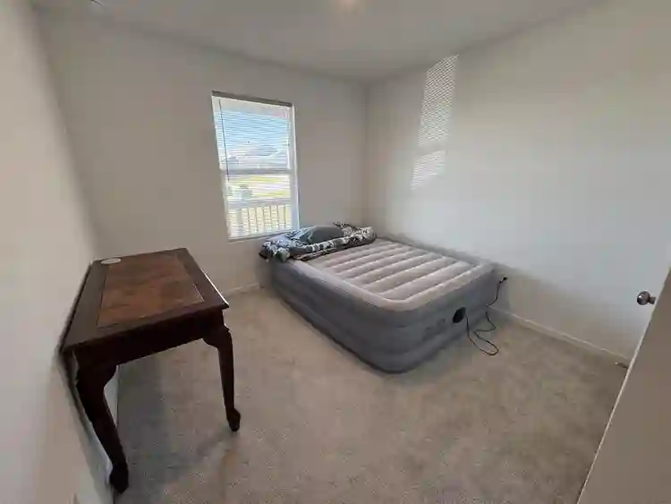 Private Room + Bathroom Access
