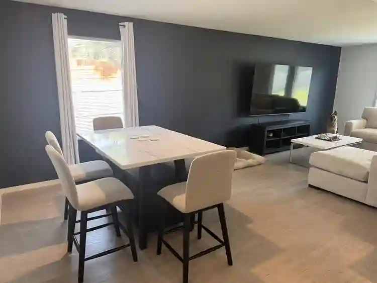 Private Room + Bathroom Access