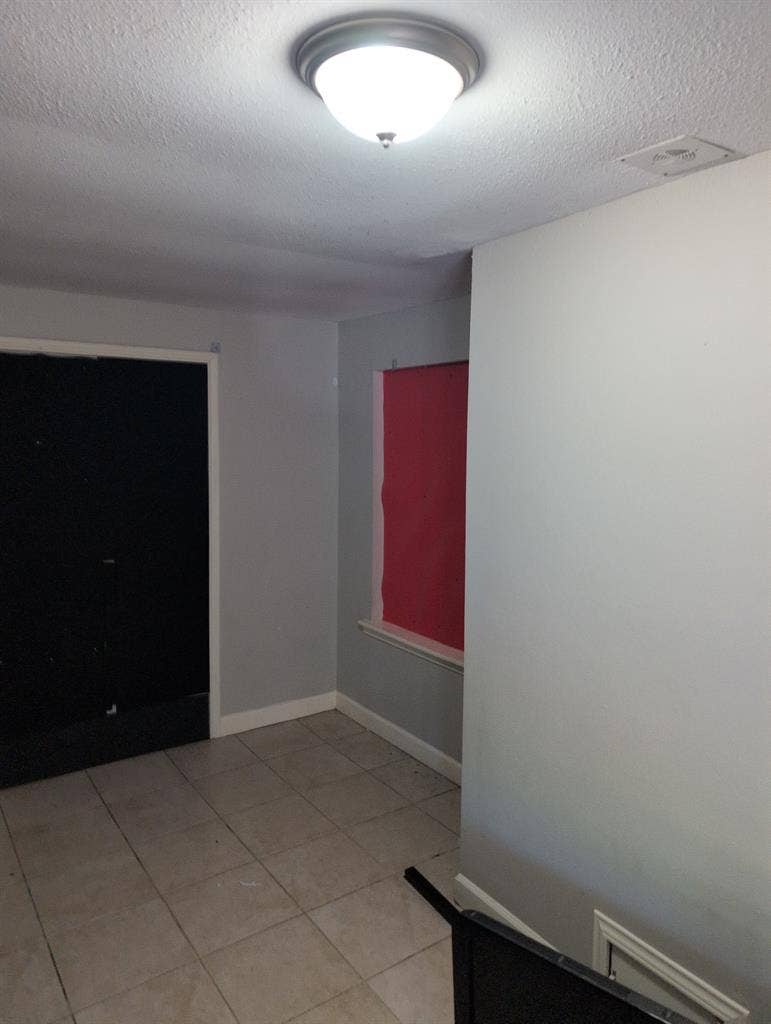 2 Roms for rent!