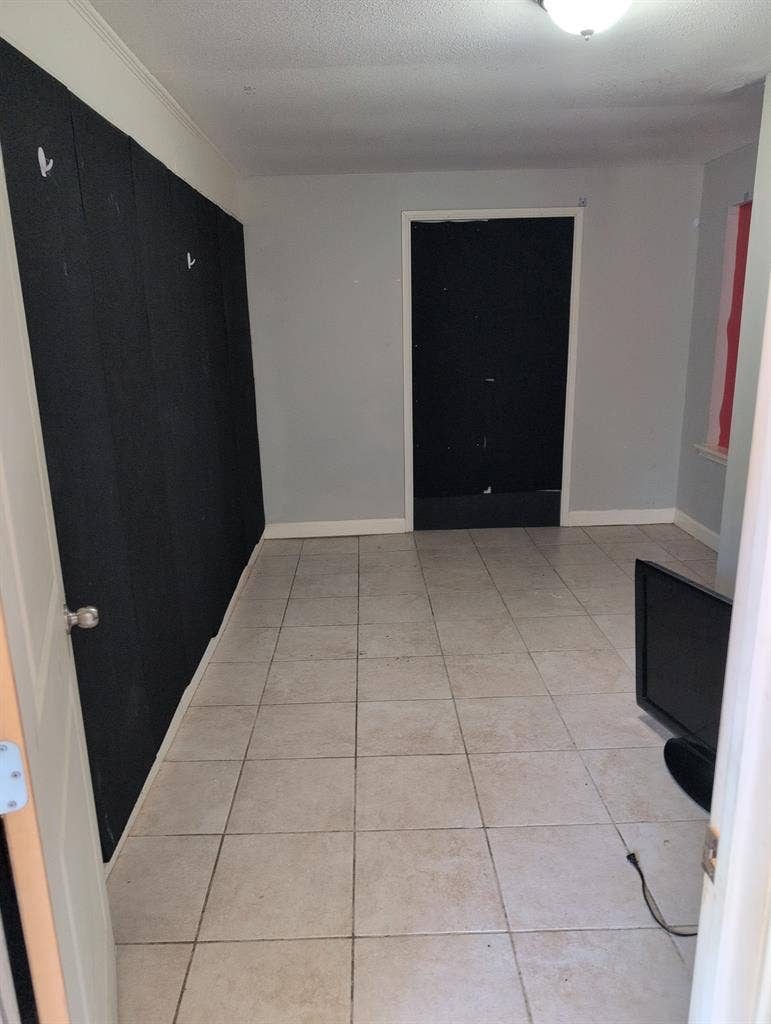 2 Roms for rent!