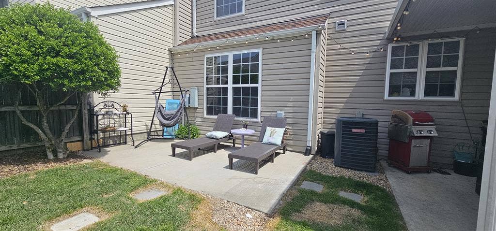 Room for rent with Small-town vibes