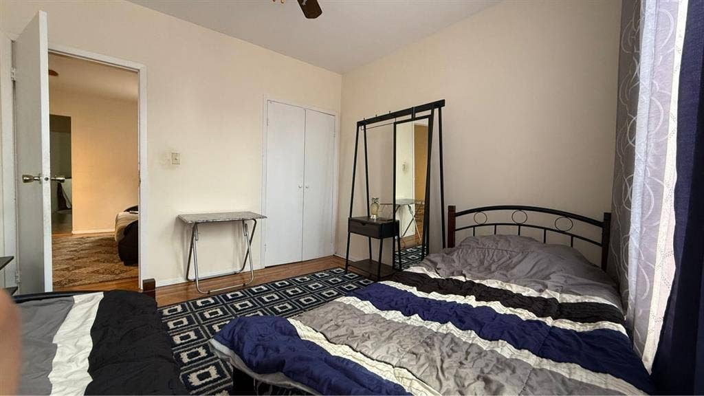 Bed space for men - Brooklyn