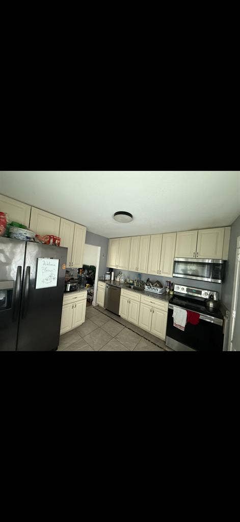 utilities included&private bathroom