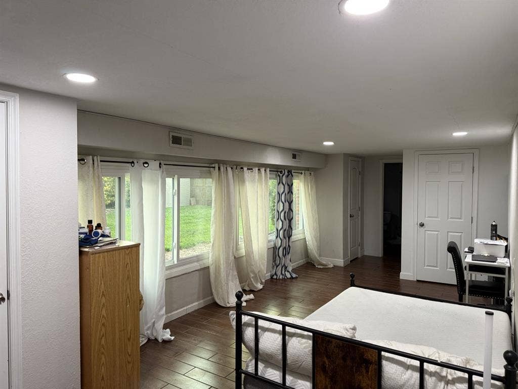 utilities included&private bathroom