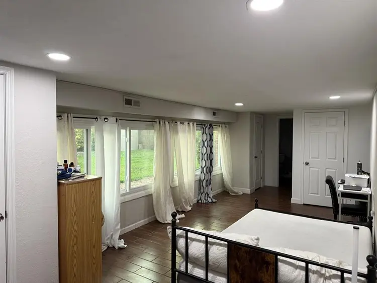 utilities included&private bathroom