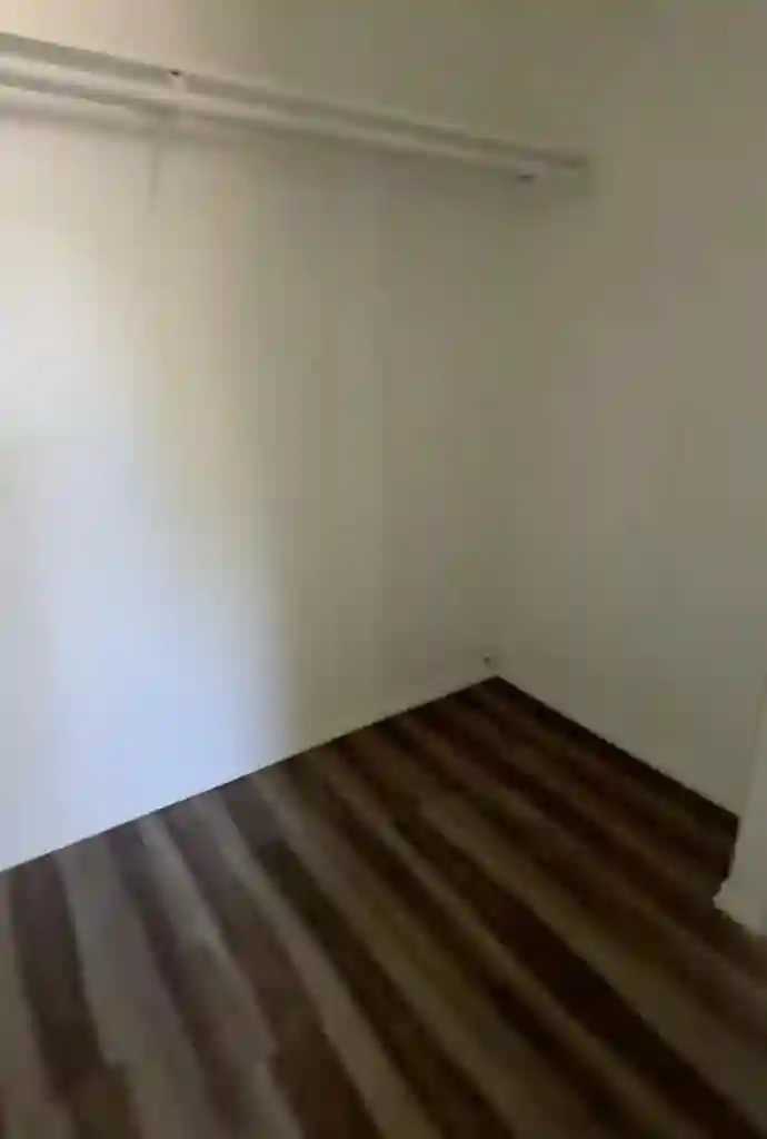 Private room w/ bathroom, 5 acres
