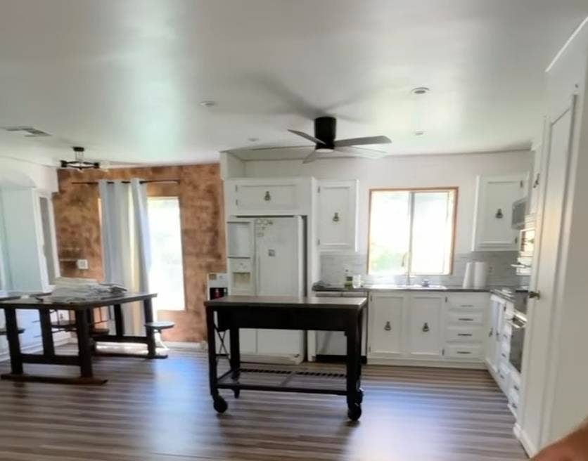 Private room w/ bathroom, 5 acres