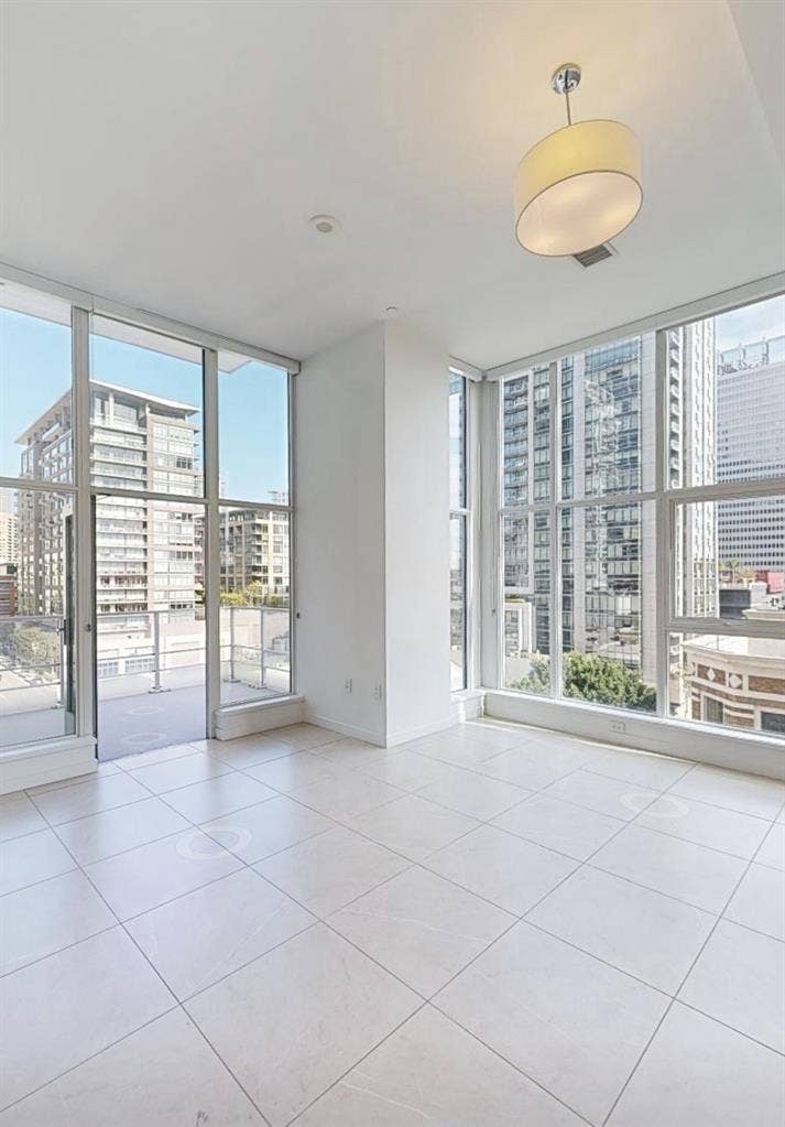 2 bedroom high rise DTLA