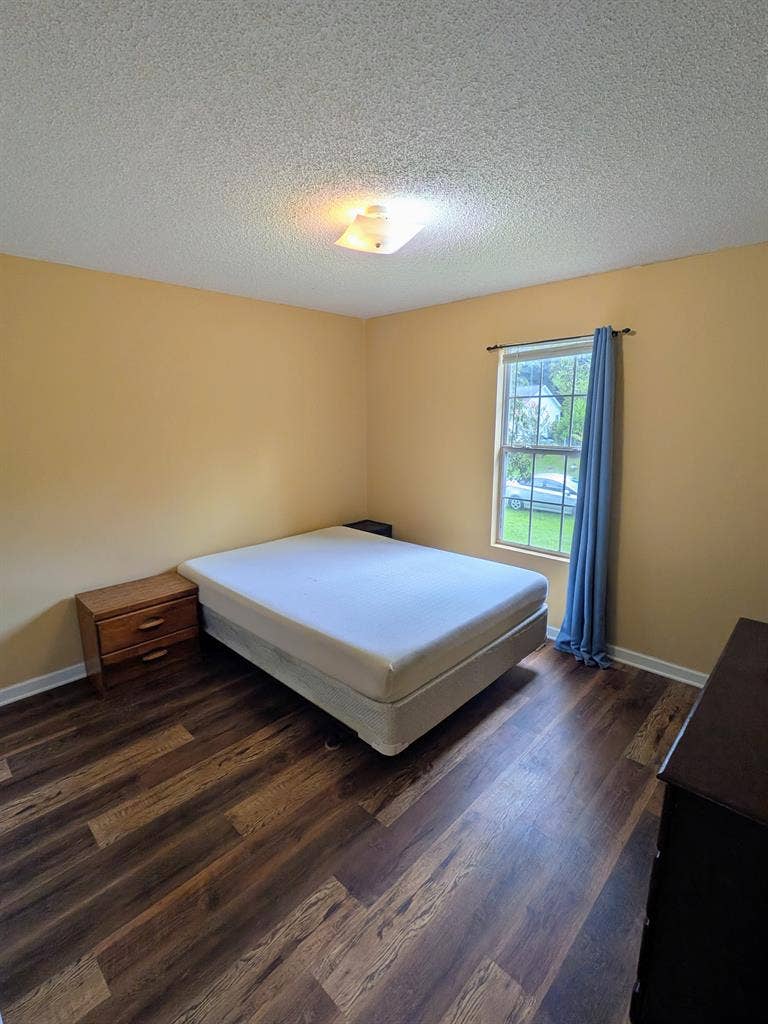 Nice furnished room with flat rent