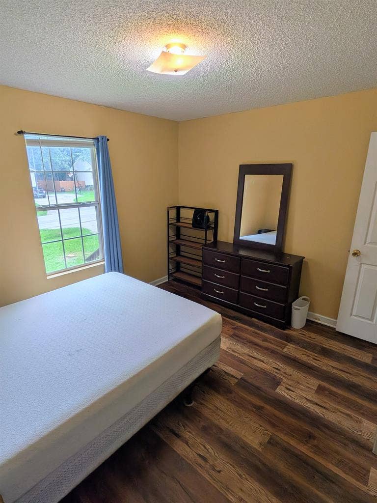 Nice furnished room with flat rent