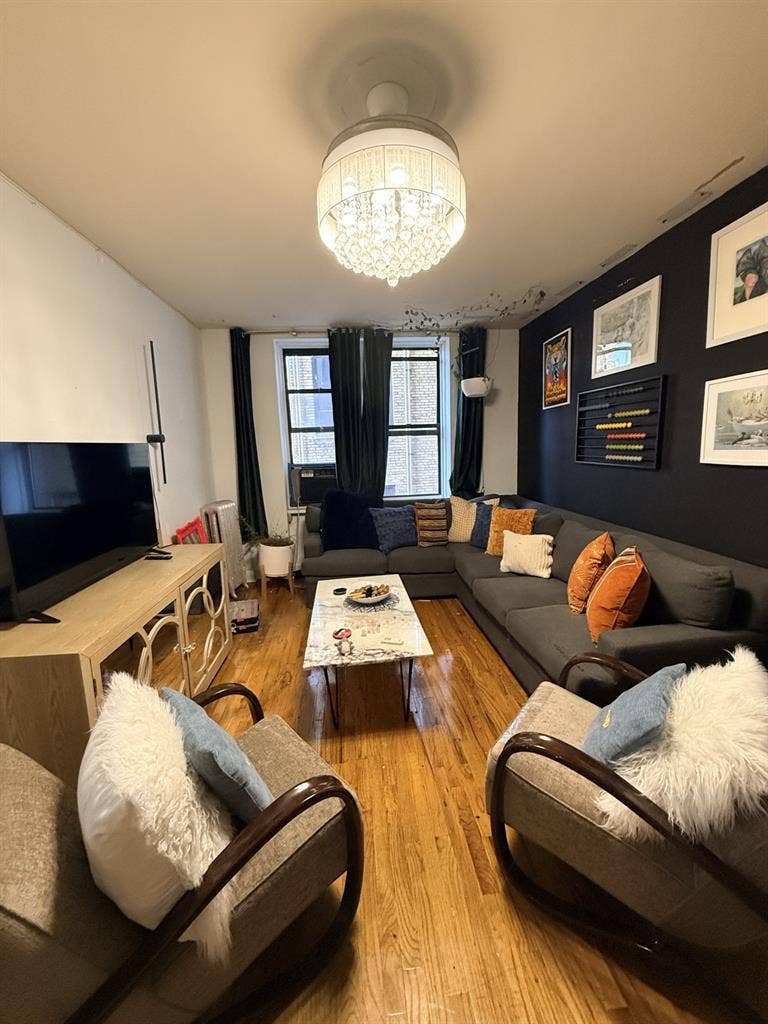 Room for rent!
