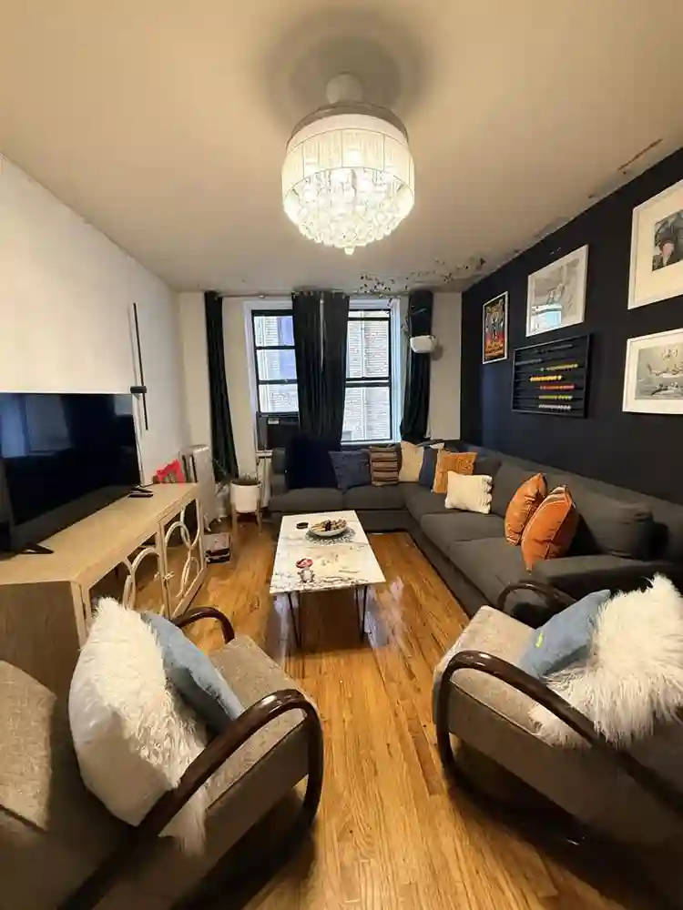 Room for rent!
