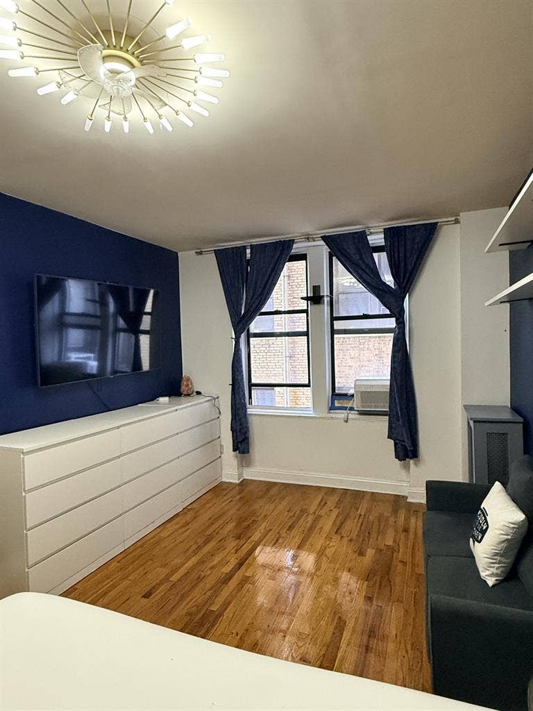 Room for rent!