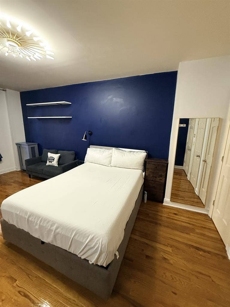 Room for rent!