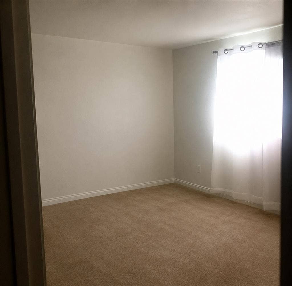 Room for rent for September 1