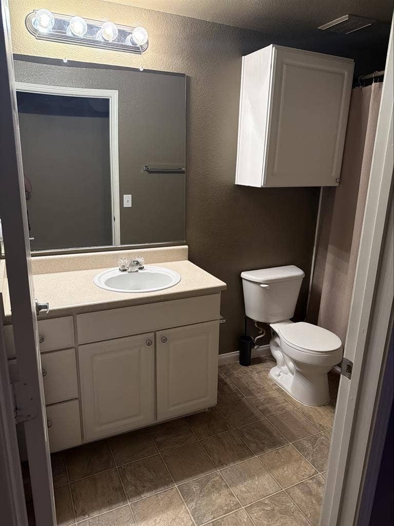 Looking for a Roommate!