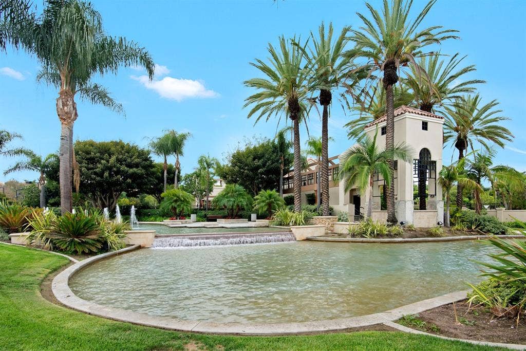 Townhome to share in Prime Location