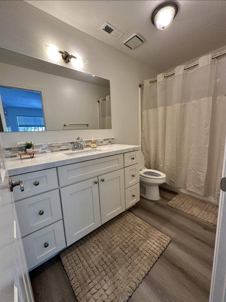 Townhome to share in Prime Location