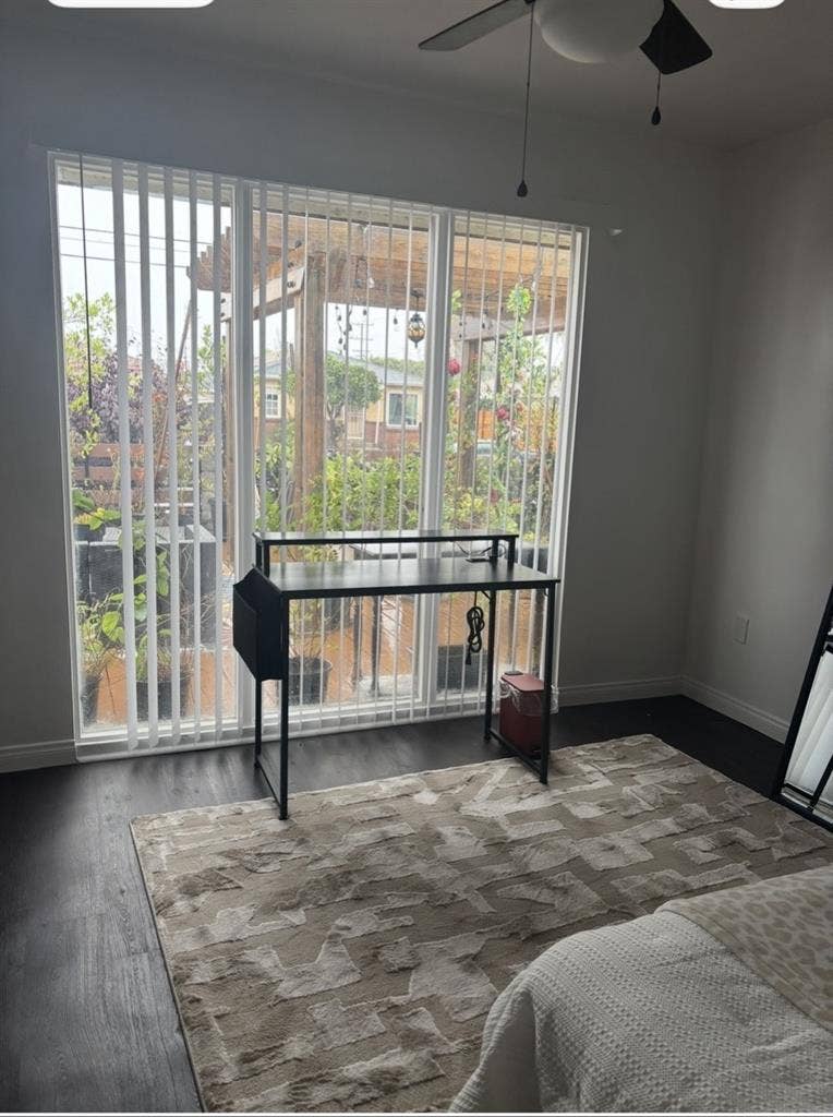 One single patio view bedroom