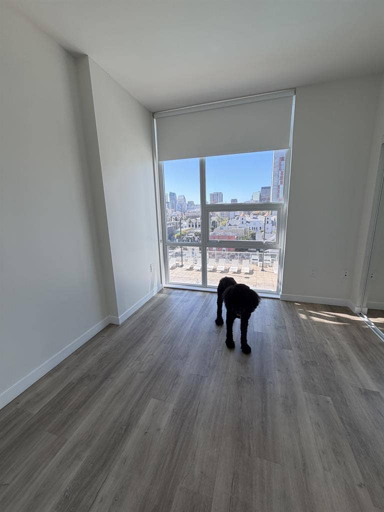 Highrise w/ En-suite Bathroom