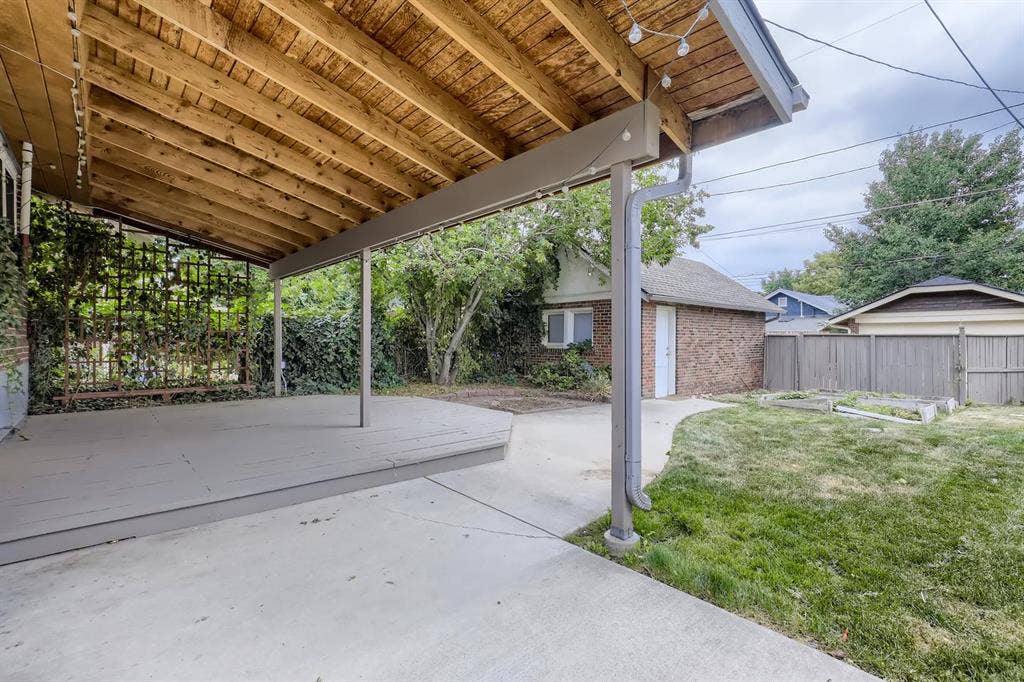 4 BR in Denver