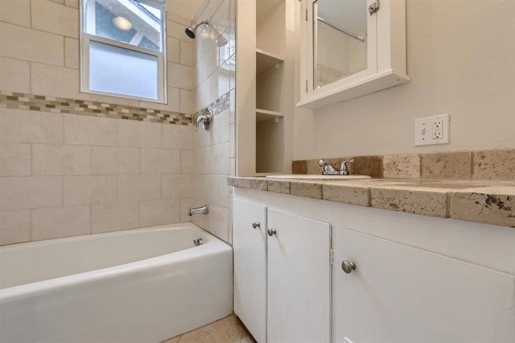 4 BR in Denver