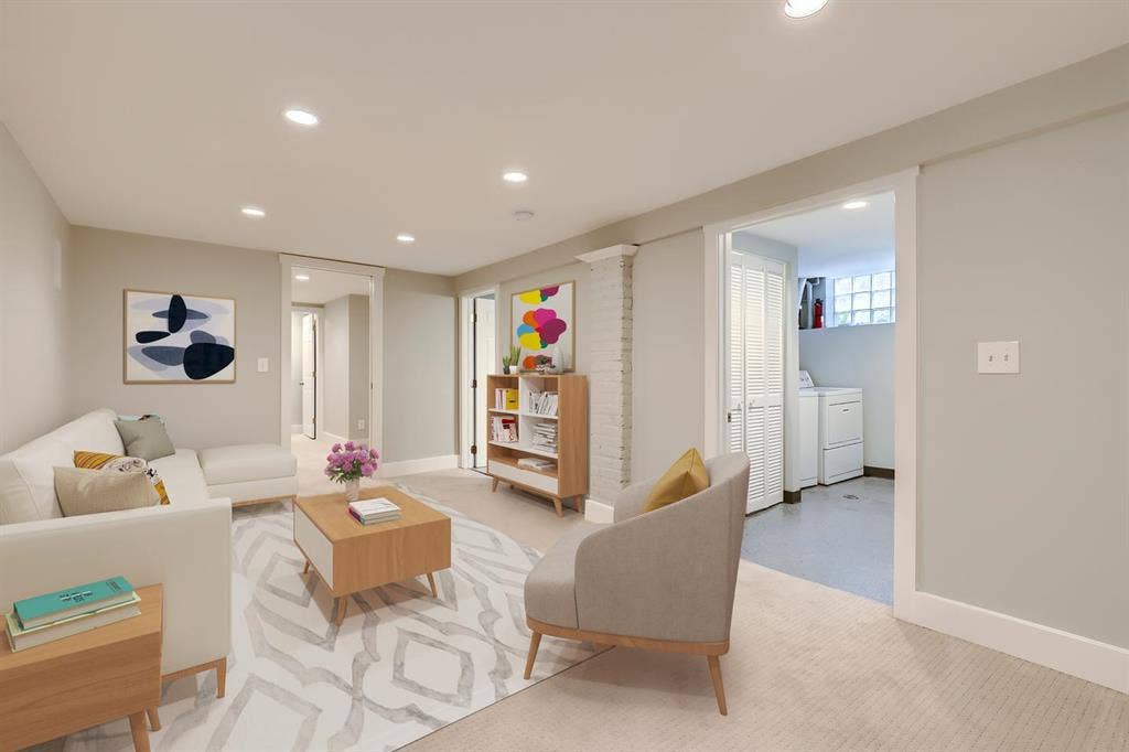 4 BR in Denver