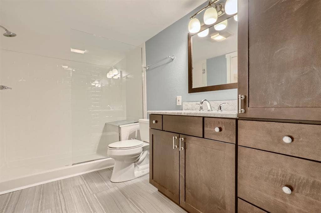 4 BR in Denver