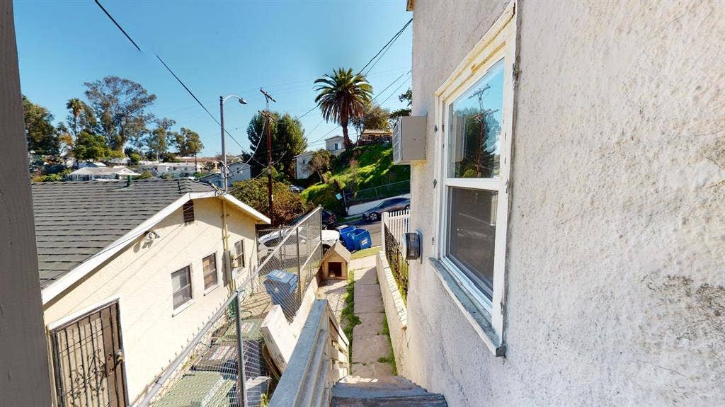 2 BR in Los Angeles