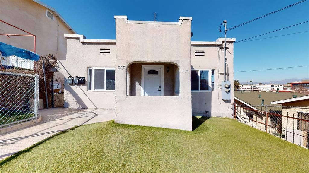 2 BR in Los Angeles