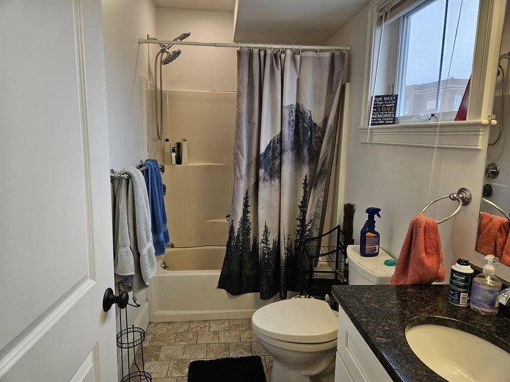 Lower Allston Duplex, 3 Baths, AC