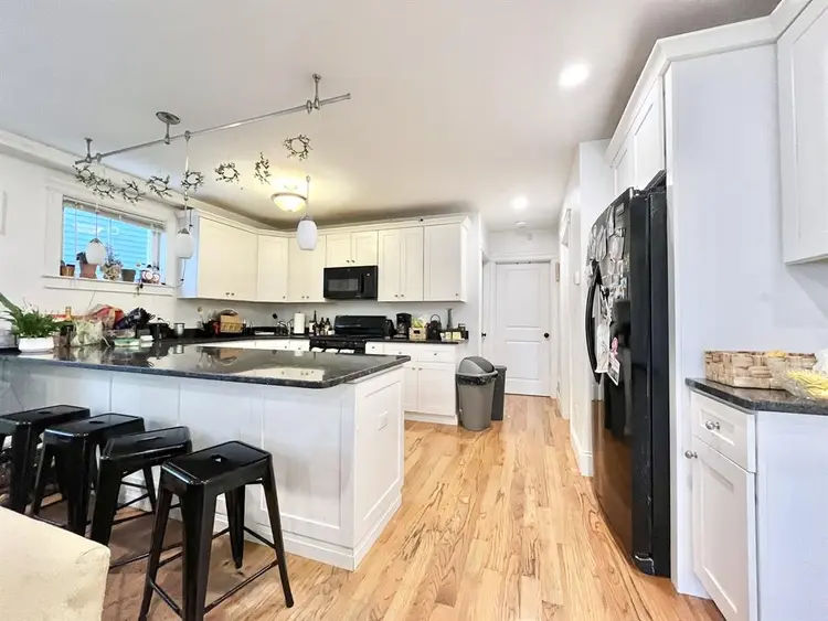 Big, New 5 bed, W/d, A/C, parking