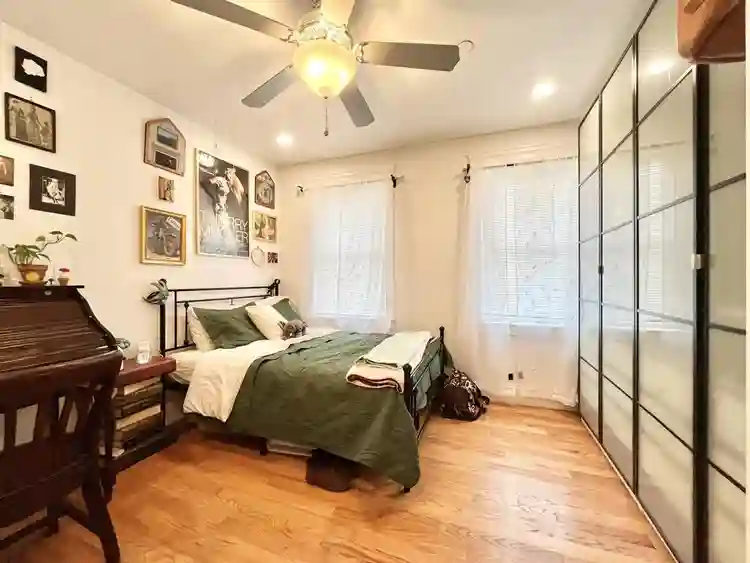 Big, New 5 bed, W/d, A/C, parking