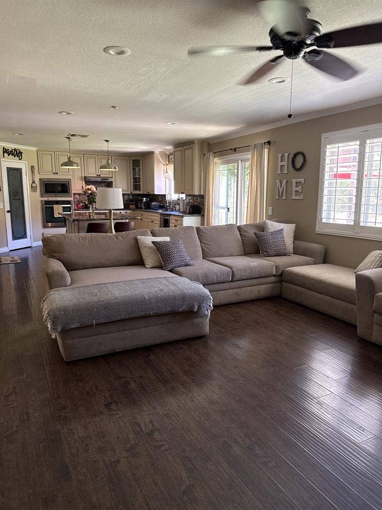 New Listing - Room in North Fontana