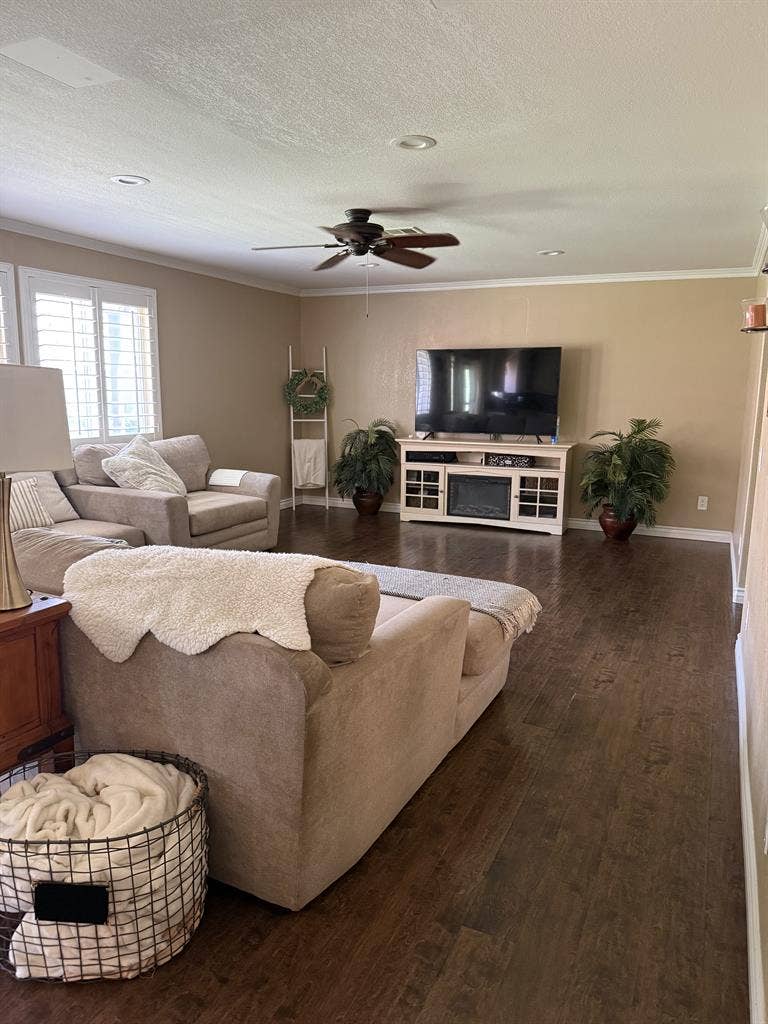 New Listing - Room in North Fontana